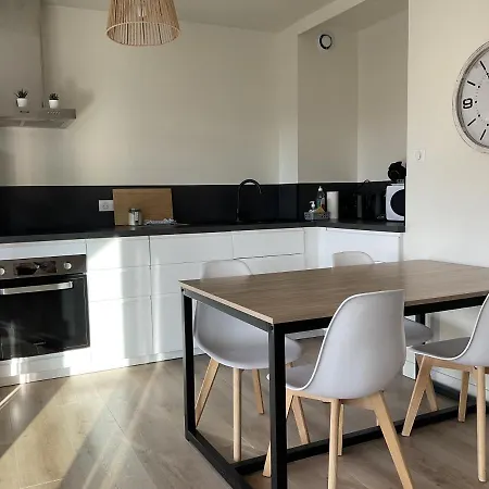 Hyper Centre - 2 Pieces Confort - Terrasse - Ascenseur - Lägenhet