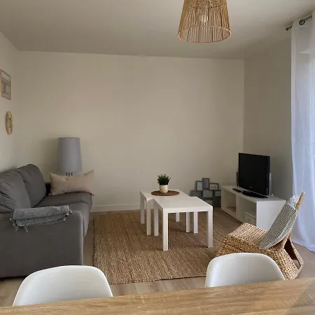 Hyper Centre - 2 Pieces Confort - Terrasse - Ascenseur - דירה *